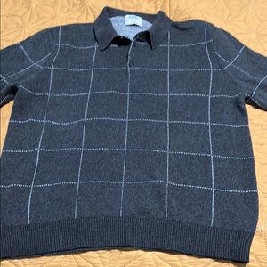 Old Navy Men's sweater with collar